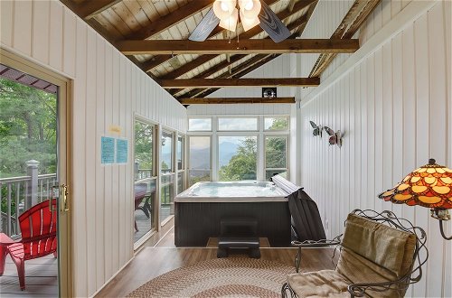 Foto 16 - Gatlinburg Home: Mountain Views & Indoor Hot Tub