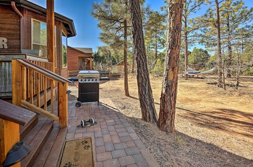 Photo 36 - Luxurious Lakeside Cabin With Private Hot Tub