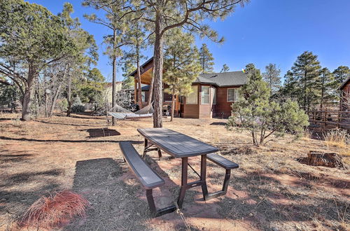 Photo 31 - Luxurious Lakeside Cabin With Private Hot Tub