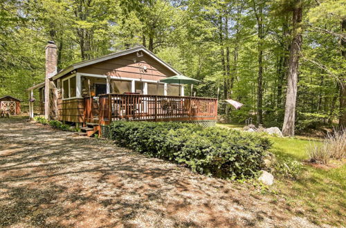 Photo 4 - Pet-friendly Cabin w/ Fire Pit, BBQ & Great Deck