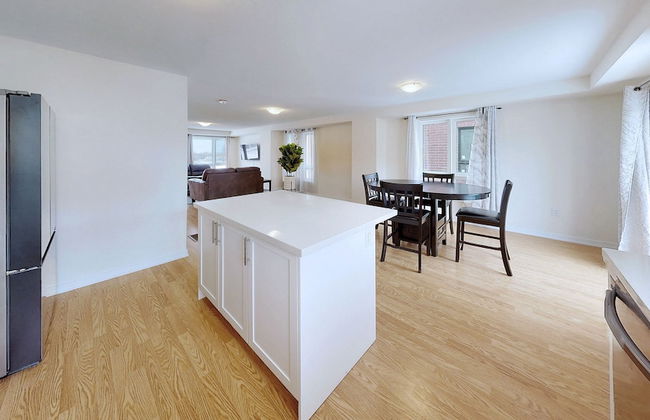 Modern 3-bedroom Oshawa Home - Foto 13