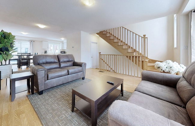 Modern 3-bedroom Oshawa Home - Foto 10