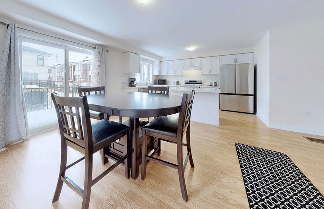 Modern 3-bedroom Oshawa Home - Foto 19