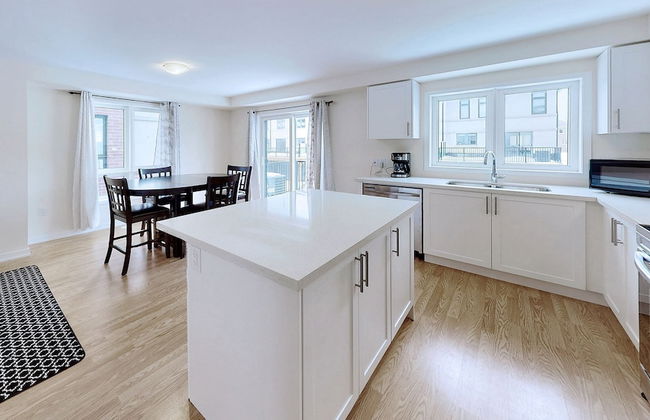 Modern 3-bedroom Oshawa Home - Foto 14
