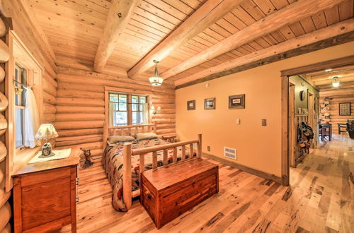 Foto 19 - Waterfront Log Home w/ 95 Acres on Yaak River