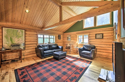 Foto 16 - Waterfront Log Home w/ 95 Acres on Yaak River