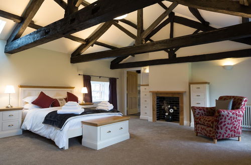 Photo 2 - Characterful Couples Getaway in a Country Estate