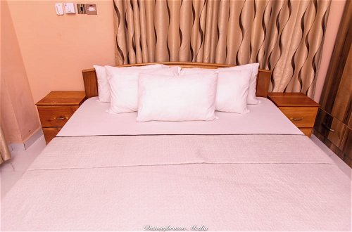 Photo 3 - Impeccable 1-bedroom Furnished Apartment in Accra