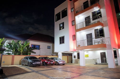 Photo 21 - Executive One Bedroom Furnished Apartment in Accra