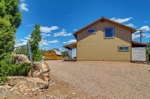 Photo 27 - Quaint Show Low Home w/ Balcony & Lake Views