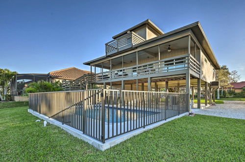 Foto 11 - Modern Marco Island Retreat w/ Private Pool