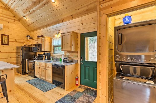 Foto 17 - Cozy Mtn Cabin: Spacious Deck & Forest Views