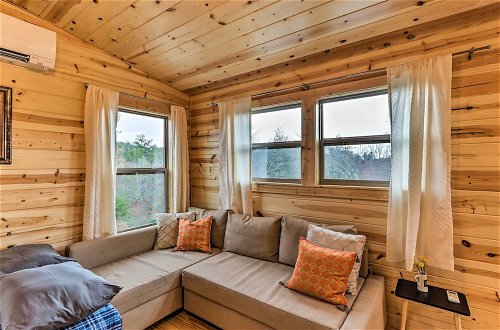 Foto 21 - Cozy Mtn Cabin: Spacious Deck & Forest Views