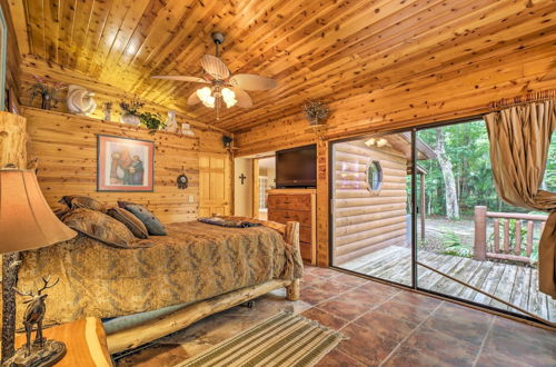 Foto 37 - Quiet Inverness Log Cabin w/ Furnished Deck