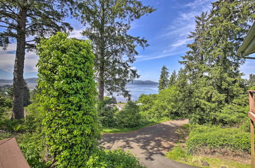 Photo 38 - Luxe Coastal Haven W/beautiful Bay Views & Hot Tub