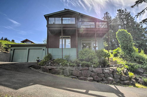 Photo 27 - Luxe Coastal Haven W/beautiful Bay Views & Hot Tub