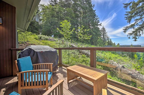 Photo 28 - Luxe Coastal Haven W/beautiful Bay Views & Hot Tub