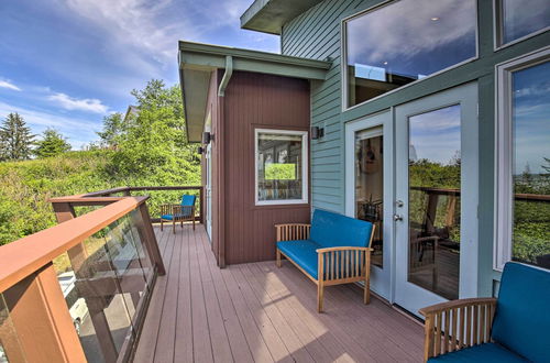 Photo 31 - Luxe Coastal Haven W/beautiful Bay Views & Hot Tub