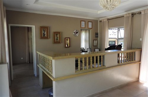 Photo 4 - 2 Bedroomed Apartment With En-suite and Kitchenette - 2069
