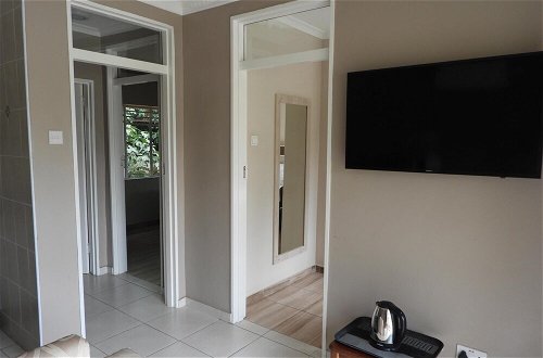 Photo 13 - 2 Bedroomed Apartment With En-suite and Kitchenette - 2067