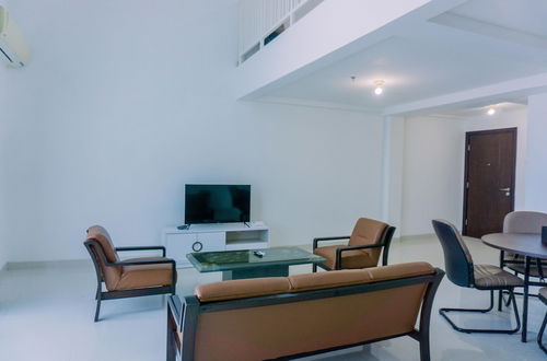 Photo 11 - Modern Look And Spacious 1Br At Neo Soho Apartment