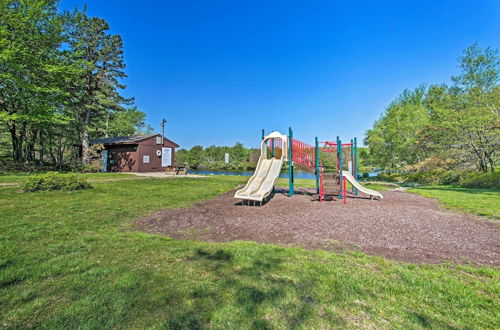 Photo 15 - Deluxe Family Cabin With Game Room and Fire Pit