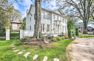 Foto 1 - Stunning Charlotte Home: Private Pool