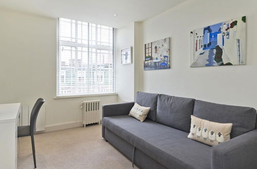 Foto 13 - Fantastic Bright 1 Bedroom Apartment on Queensway Bayswater