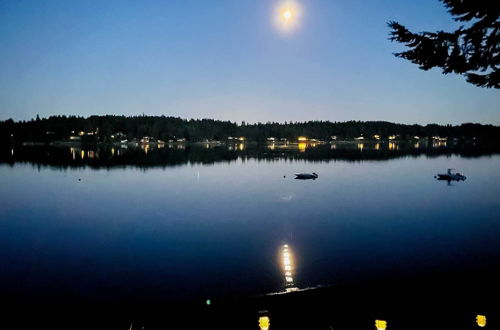 Photo 4 - Dreamy Wooded Cabin With Private Beach & Kayaks