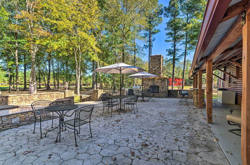 Foto 9 - Countryside Cabin Retreat w/ Outdoor Kitchen