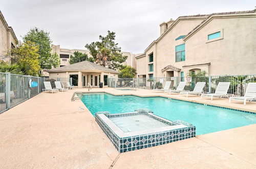 Foto 21 - Pet-friendly Scottsdale Retreat w/ Pool & Balcony