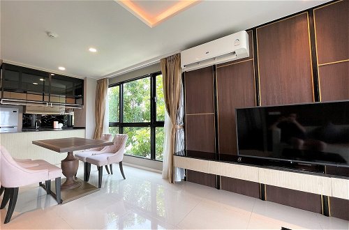 Photo 7 - Deluxe apartment at Panora by Lofty