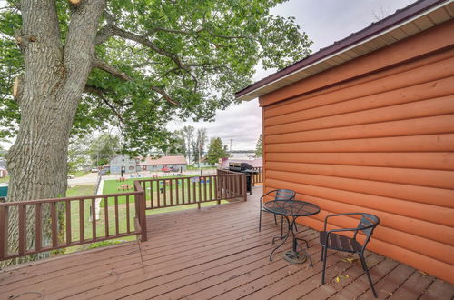 Foto 21 - Charming Curtis House: Large Deck w/ Lake View