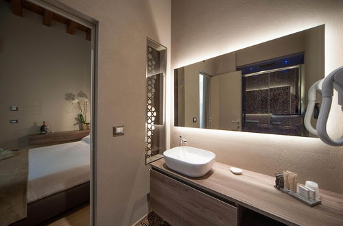 Photo 12 - Antica Dimora Luxury Rooms