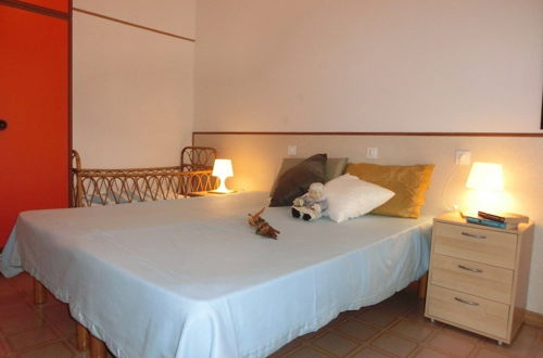 Photo 2 - Two-bedroom Villa in a Quiet Area Next to the sea