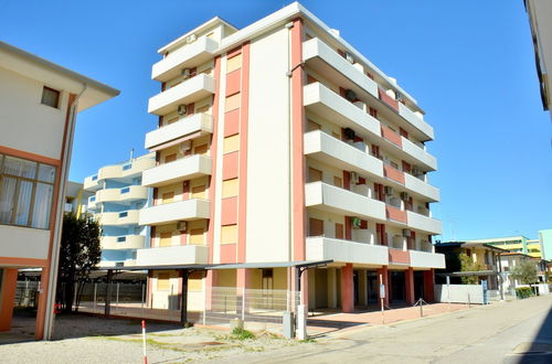 Photo 16 - Three-bedroom Apartment Very Close to the Beach