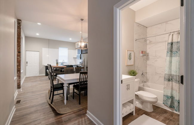 Designer Townhome 2 of 3 Left Side - JZ Vacation Rentals - Foto 20