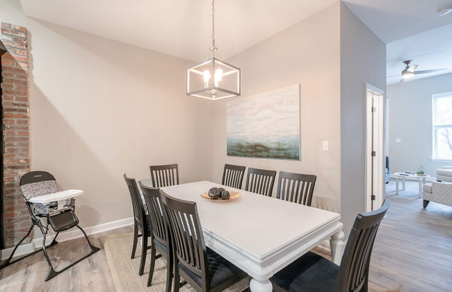 Designer Townhome 2 of 3 Left Side - JZ Vacation Rentals - Foto 8
