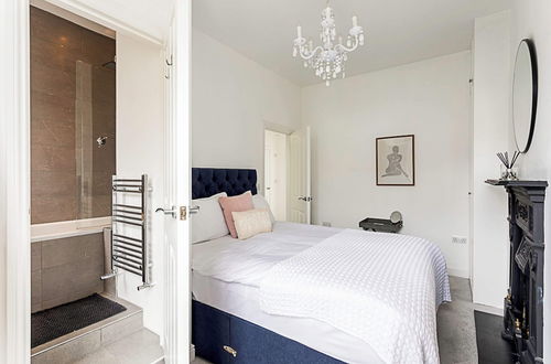 Photo 1 - Chic 2-bed Flat in Leafy Clapham South