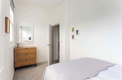 Photo 5 - Gorgeous Clapham Flat