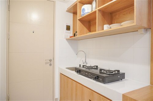 Foto 5 - Cozy And Simply Look Studio Tokyo Riverside Pik 2 Apartment