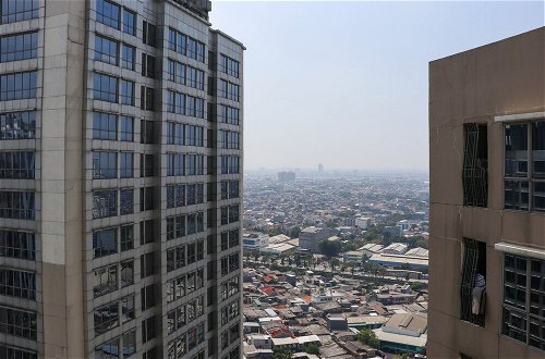 Foto 17 - Nice And Comfy 2Br Apartment The Mansion Kemayoran Near Jiexpo