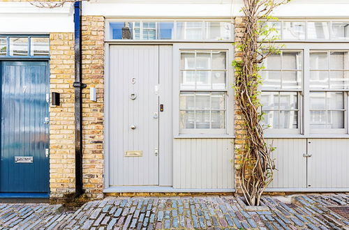 Photo 33 - Lavish Mews House - Notting Hill