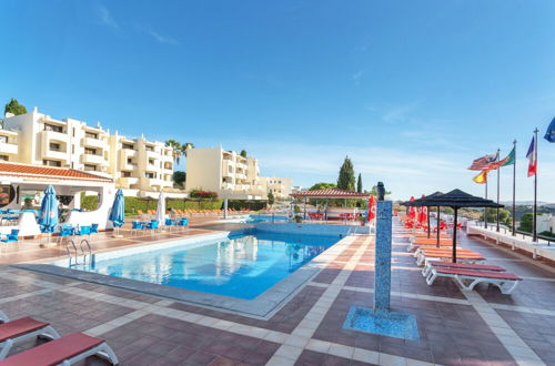 Photo 26 - Jardim Cozy Apartment with 2 swimming pools near the Old Town