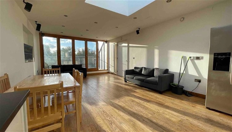 Photo 1 - Luxurious Two Bedroom Penthouse