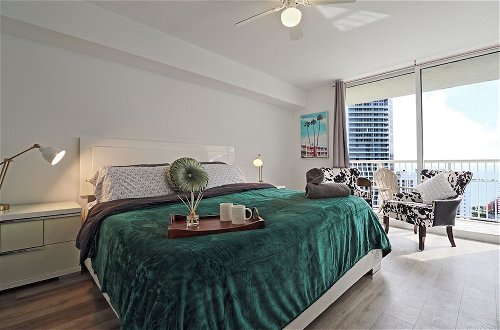 Photo 8 - OneLuxStay in the Heart of Brickell