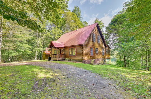 Foto 8 - Cozy Gore Mountain Cabin w/ Game Room & Fire Pit