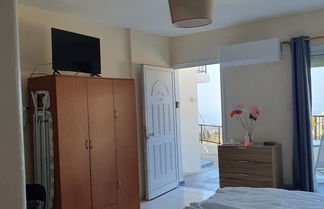 Photo 3 - 1-bed Studio in Paphos With sea and Mountain Views