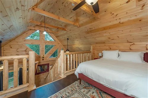 Photo 4 - A Modern Cozy 2BDR Cabin Roosters Den