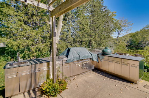 Photo 4 - Riverfront Libertyville Retreat w/ Outdoor Kitchen